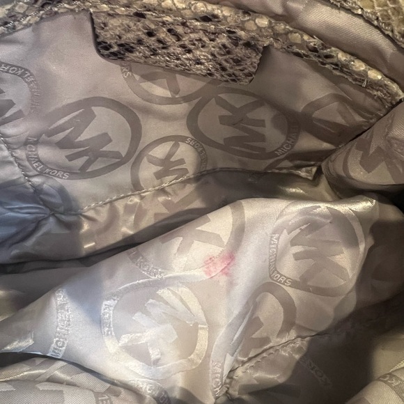 Michael Kors purse with dust bag - Picture 8 of 10